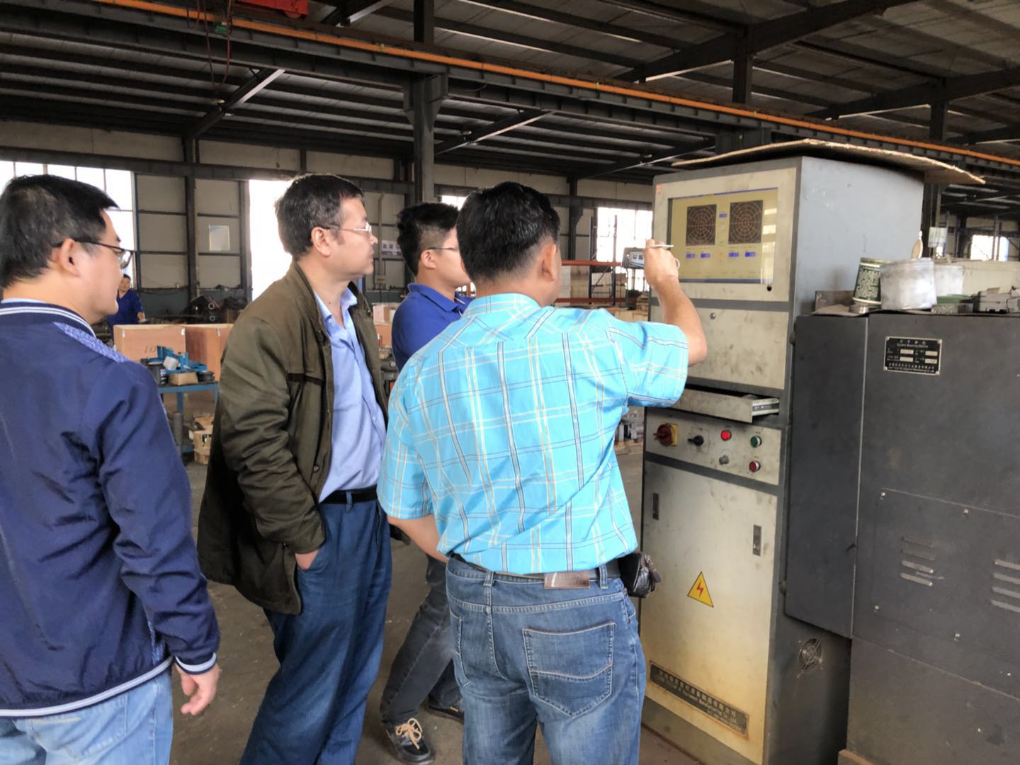 Roots blower customers come to Dacheng Machinery to visit and inspect