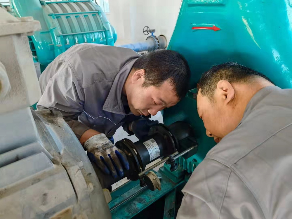 Maintenance and repair of multistage centrifugal blower